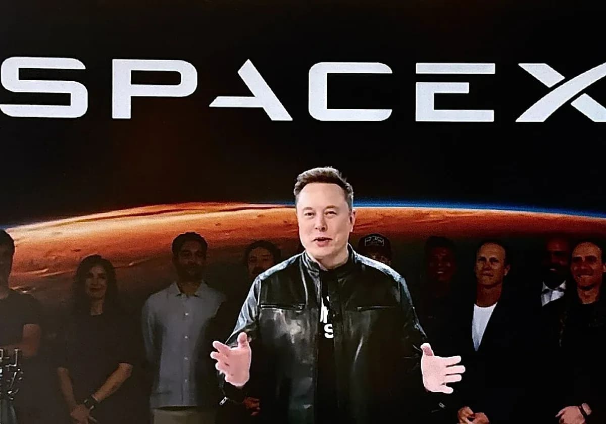 SpaceX gana $4.4 mil millones y Musk estudia fusionarla con Tesla