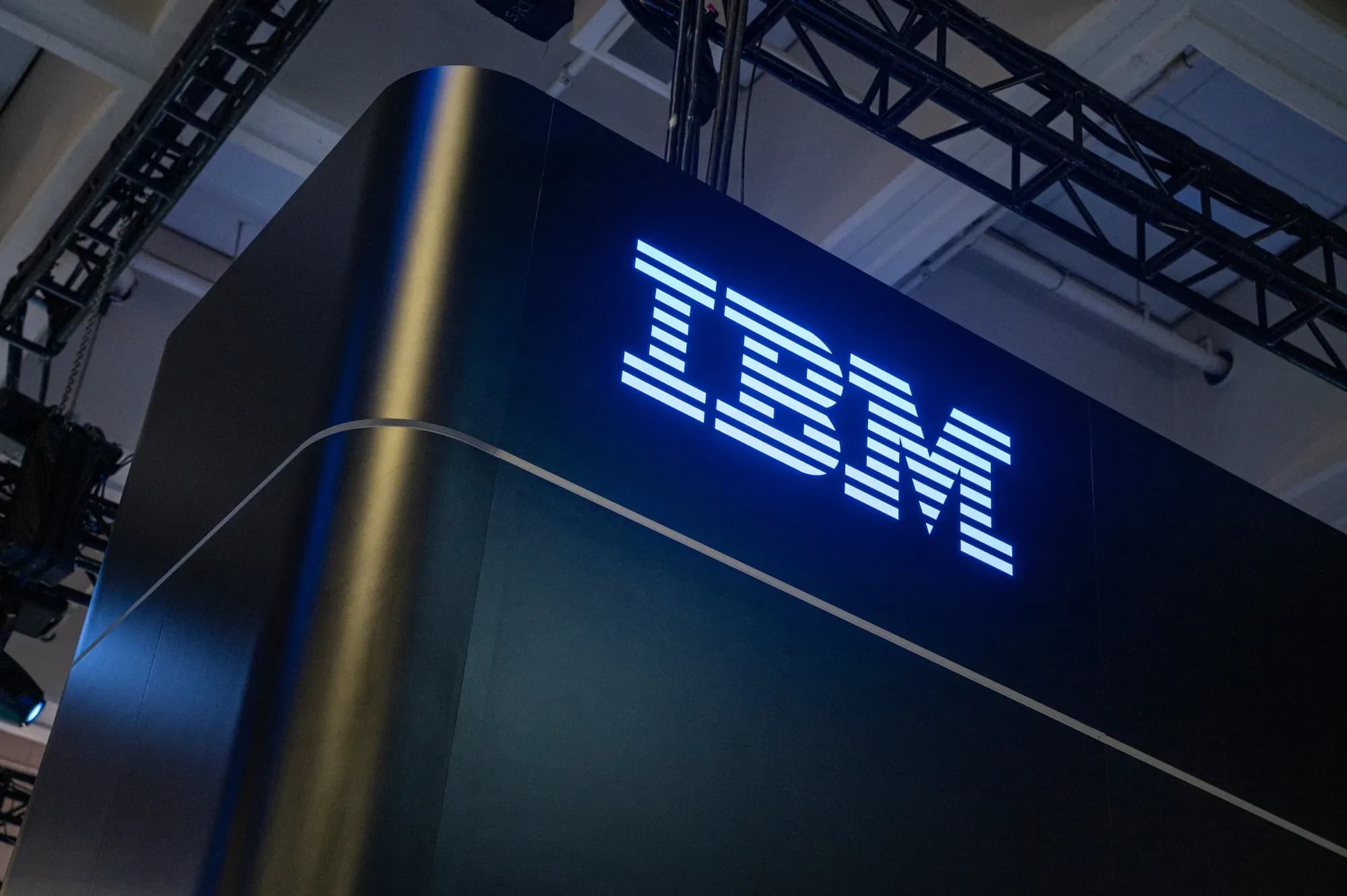 IBM acelera la carrera cuántica: ¿revolución tecnológica o promesa adelantada?